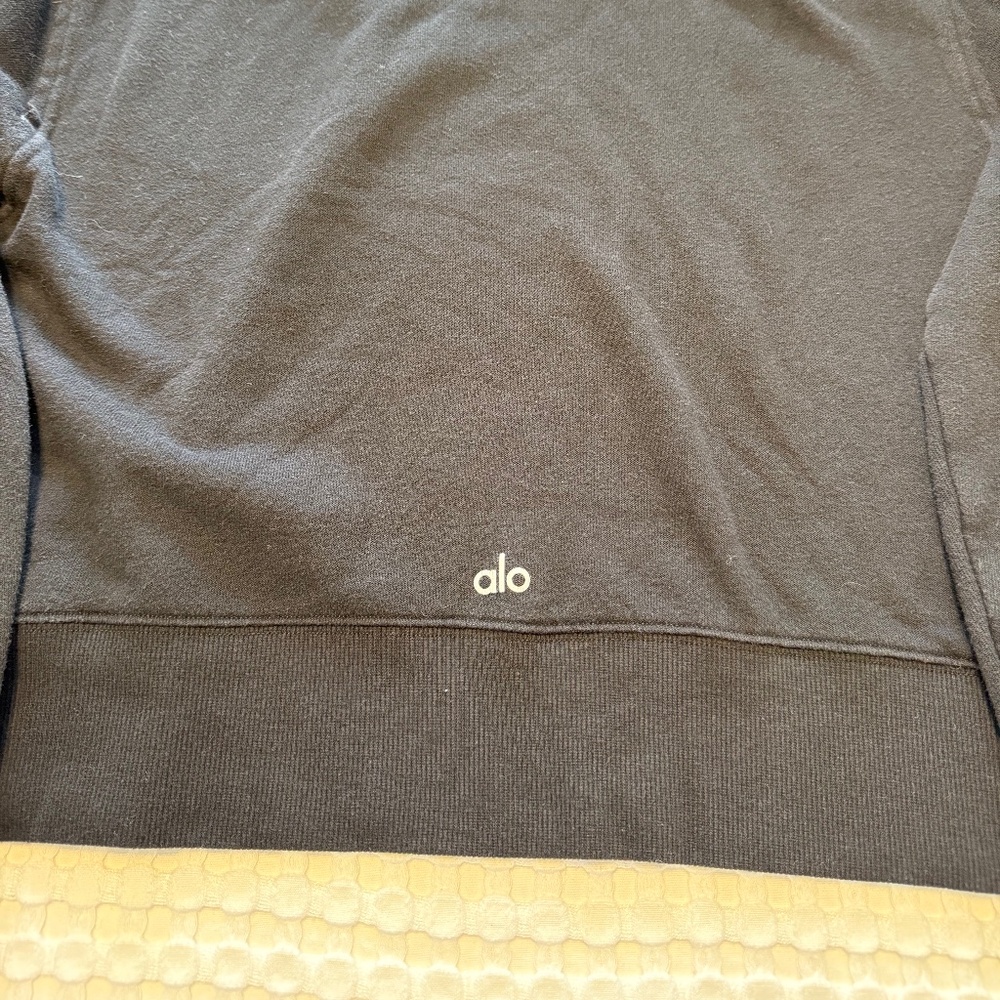 Alo Yoga Freestyle Mock Neck Sweatshirt in Black Size M - Picture 4 of 5